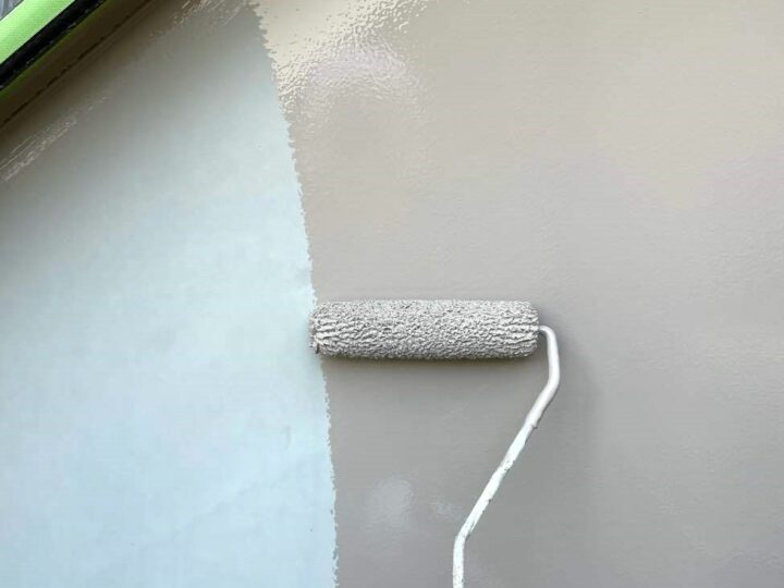 外壁塗装 内壁 上塗り1回目