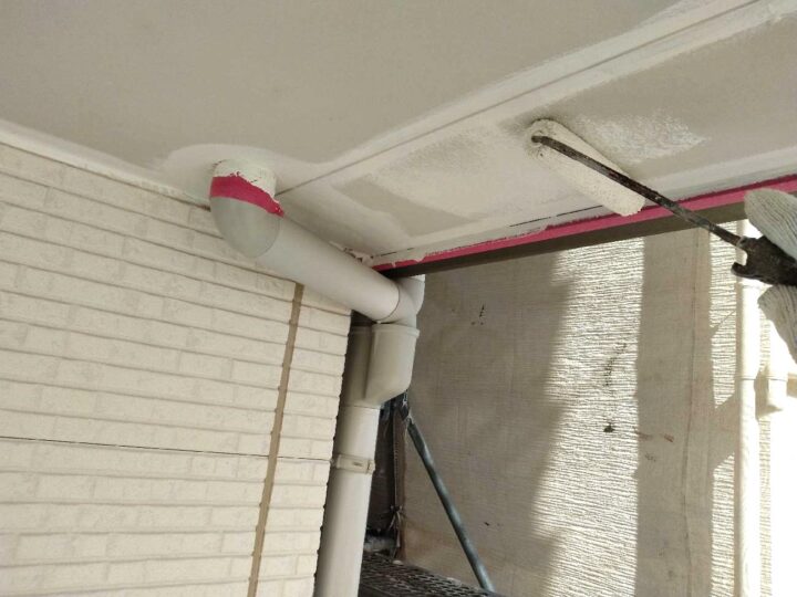 軒天 上塗り1回目