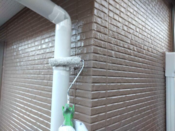 竪樋 上塗り1回目