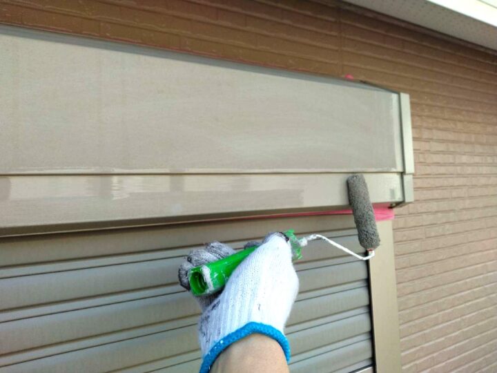 シャッターボックス 上塗り1回目