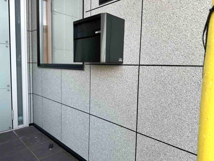 玄関廻り アーバントーン塗装 施工後