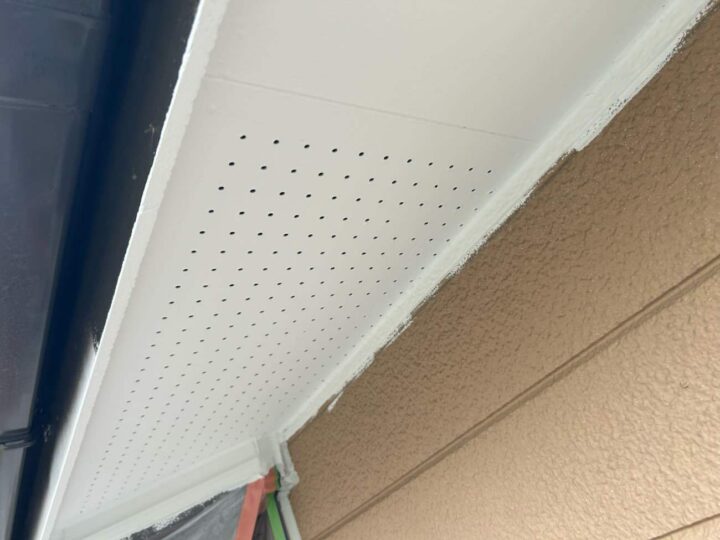 軒天 上塗り2回目