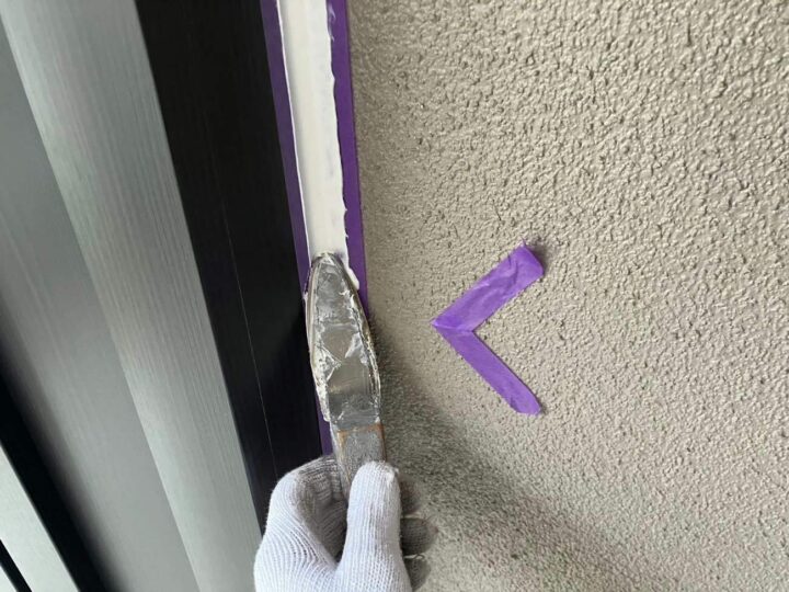 サッシ廻りシーリング(ヘラ仕上げ)