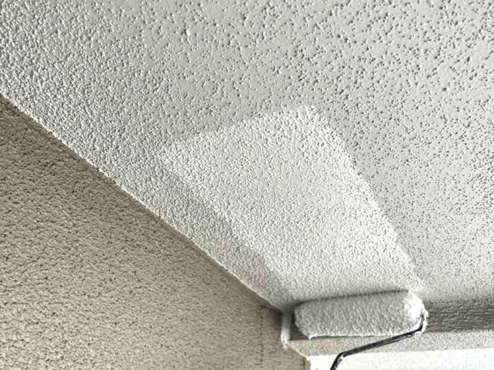 軒天 上塗り1回目