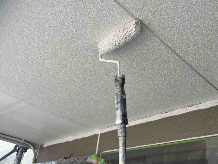 軒天 上塗り2回目