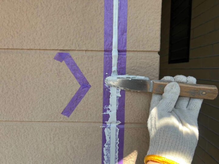 外壁 目地シーリング(ヘラ仕上げ)