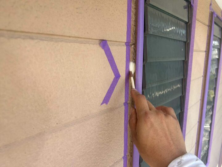 サッシ廻りシーリング (プライマー塗布)