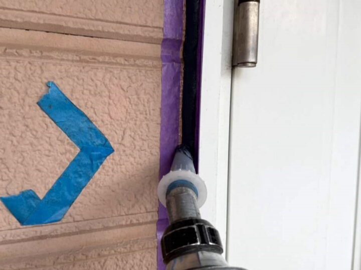 サッシ廻りシーリング (材料充填)