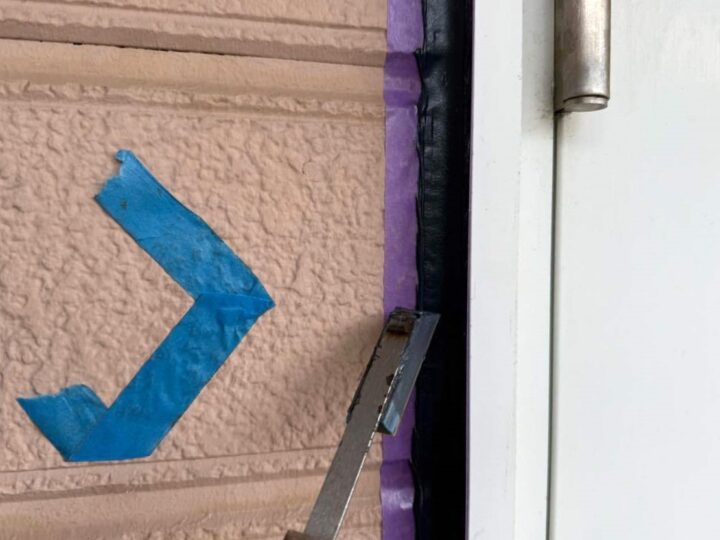 サッシ廻りシーリング (ヘラ仕上げ)