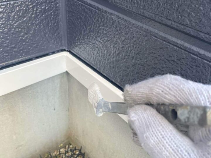 土台水切り 上塗り