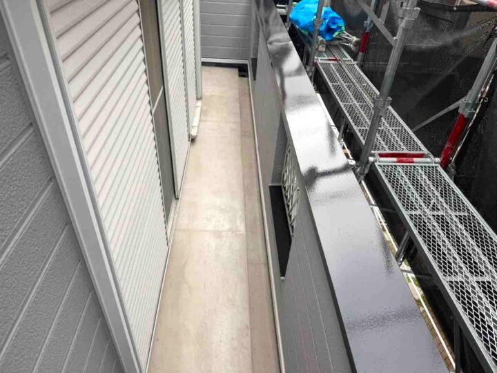 ベランダ防水 ケレン・プライマー塗布