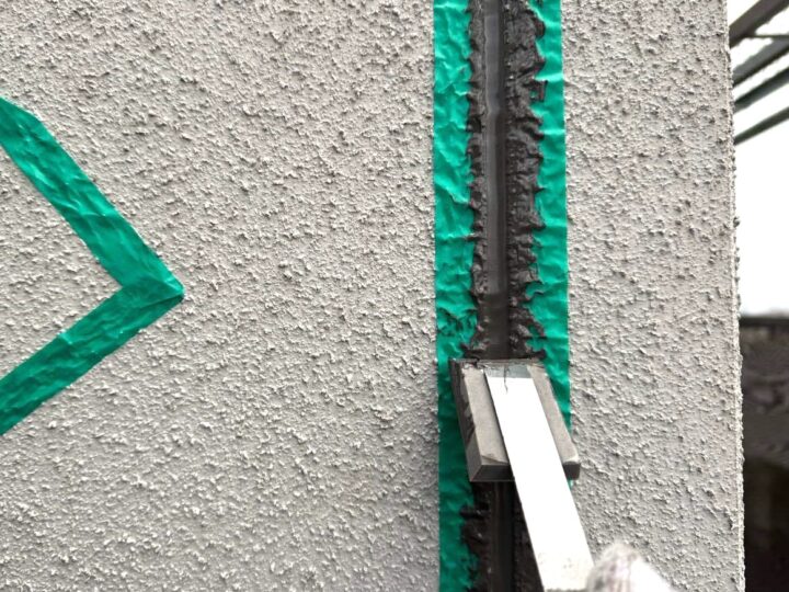 外壁 目地シーリング(ヘラ仕上げ)