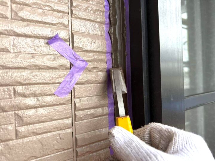 サッシ廻りシーリング(ヘラ仕上げ)