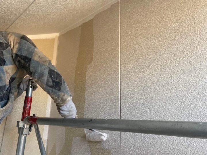 外壁塗装 中塗り