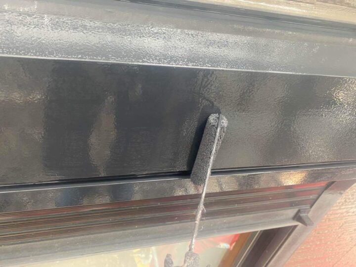 シャッターボックス 上塗り2回目