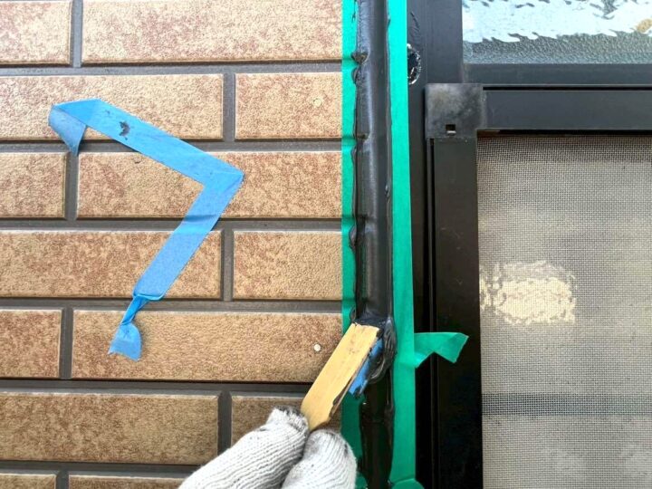 サッシ廻りシーリング(ヘラ仕上げ)