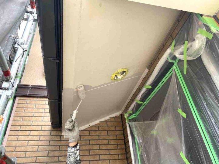 軒天 上塗り1回目