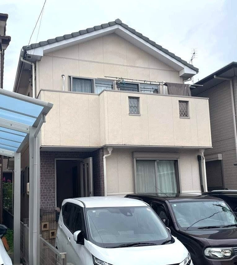 今の雰囲気をそのままに優しい色合いで整えた外観