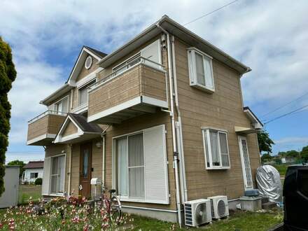 ブルーカラーで落ち着きと重圧感を。