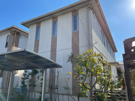 大胆イメチェン。白からグレーへ、住まいを一新する外壁塗装