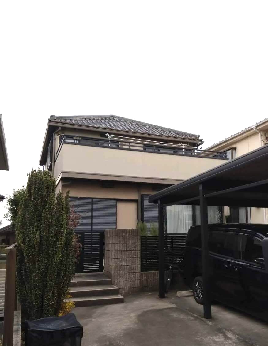 瓦屋根と調和する落ち着いた外観へ