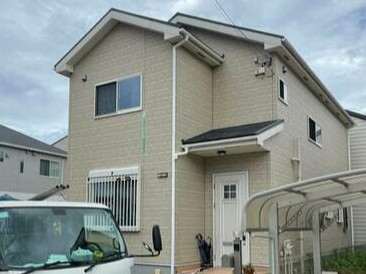 シックなブラックで生まれ変わる、洗練されたお住まい