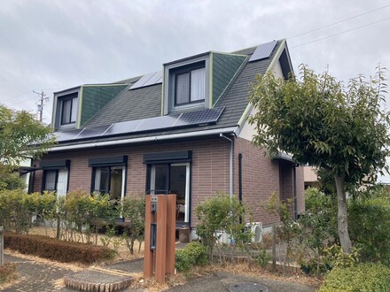 「深い色調が紡ぐ重厚感。モダンに蘇る邸宅。」