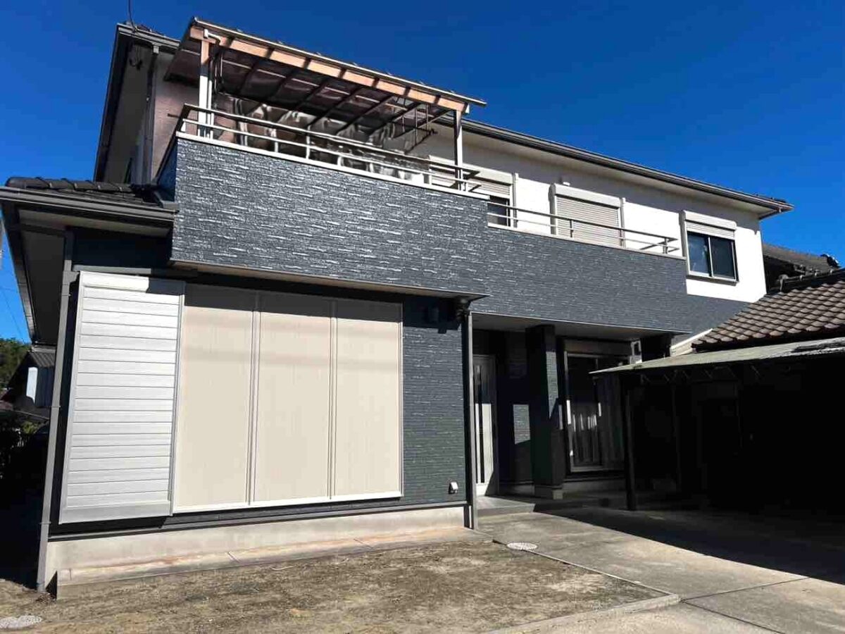 コントラストで魅せる。新築時の輝きを超えたモダン・ツートン再生