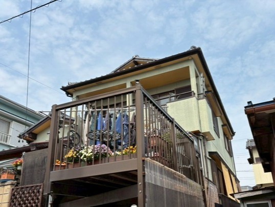 和の風情はそのままに、グレーの輝きで邸宅をモダンに昇華。