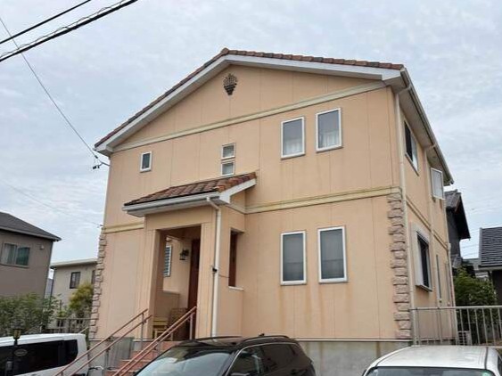 「南欧風の愛らしさから、重厚感溢れるモダンで洗練された佇まいへ」