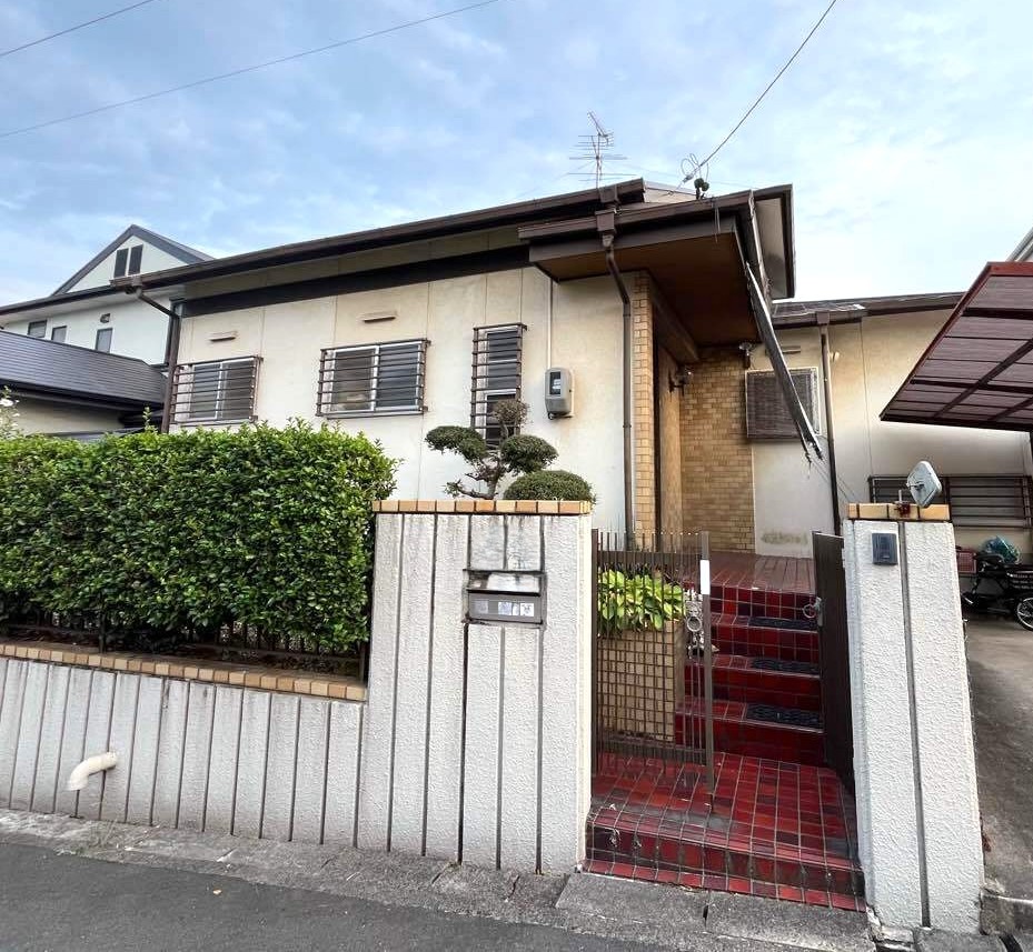 圧倒的な艶感と耐久性！最新塗料で新築以上の輝きを取り戻す外壁塗装