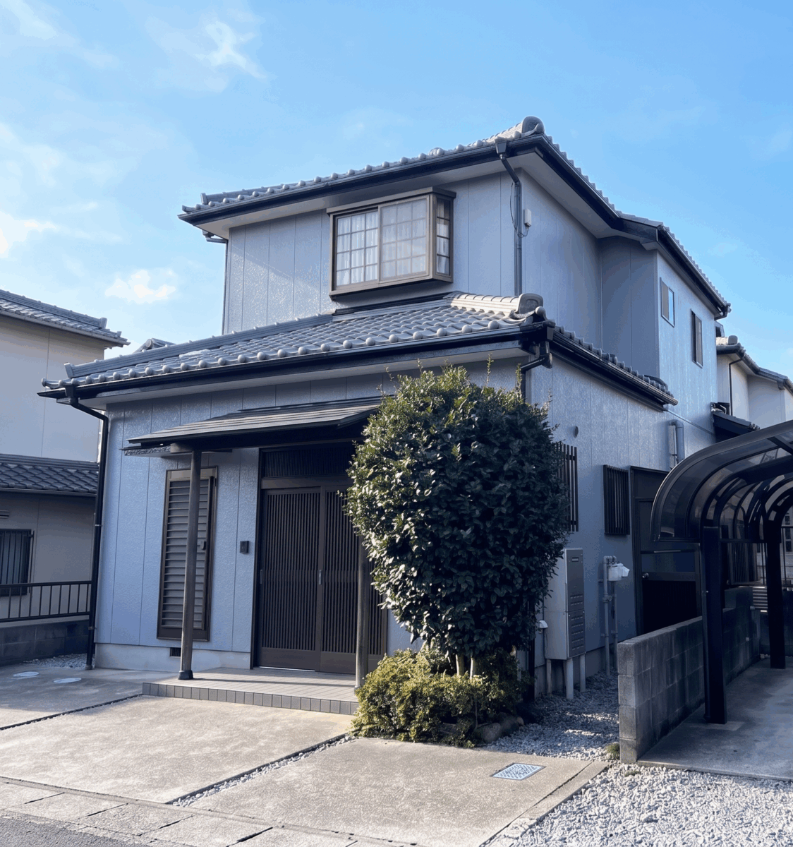 色褪せを脱ぎ捨て、新築時の輝きと洗練されたカラーで蘇る住まい