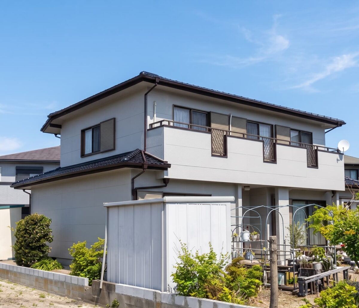 彩りを整え、新築時のときめきが蘇るモダン邸宅へ。
