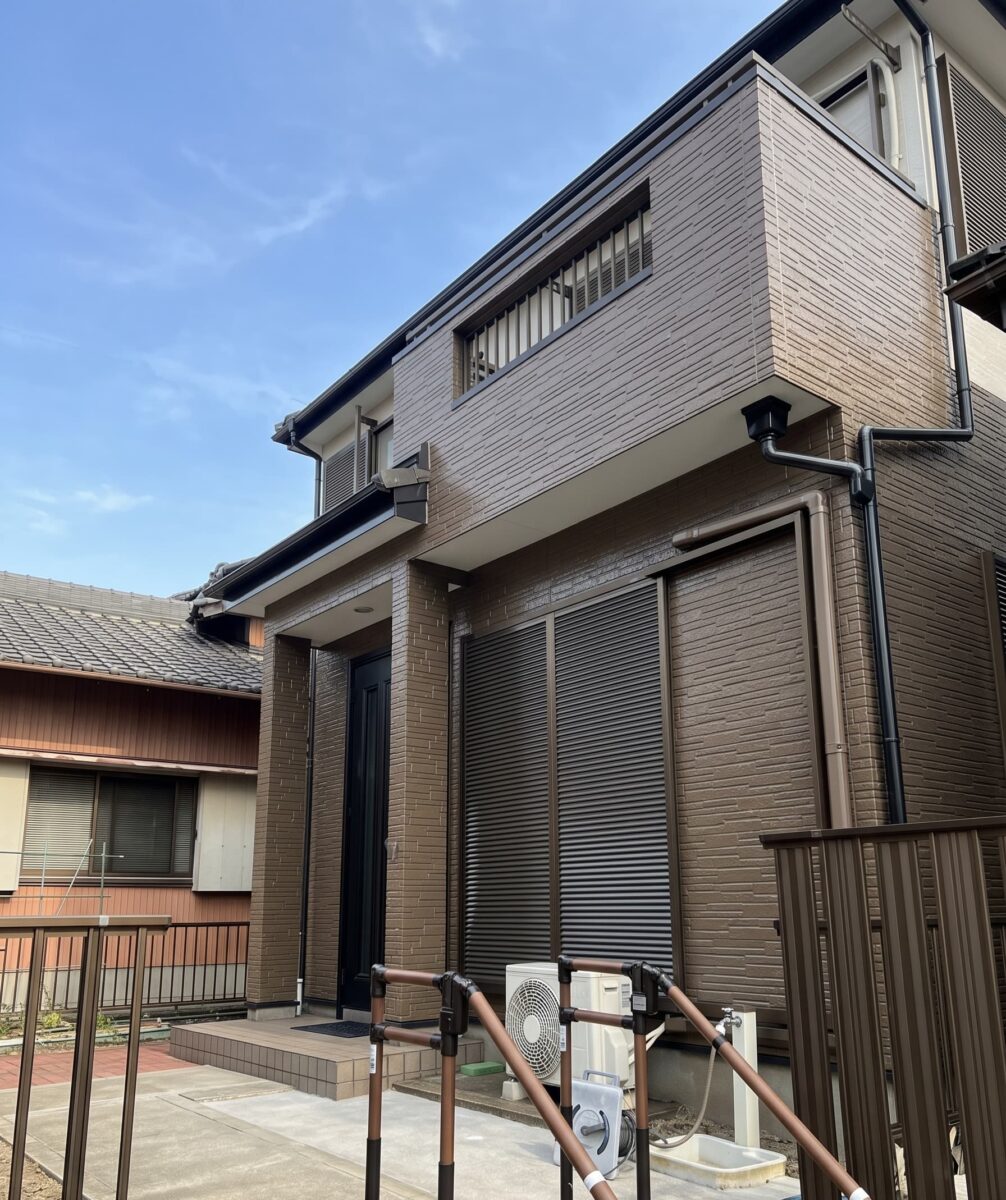 深みのある色で住まいに立体感と洗練された気品を。