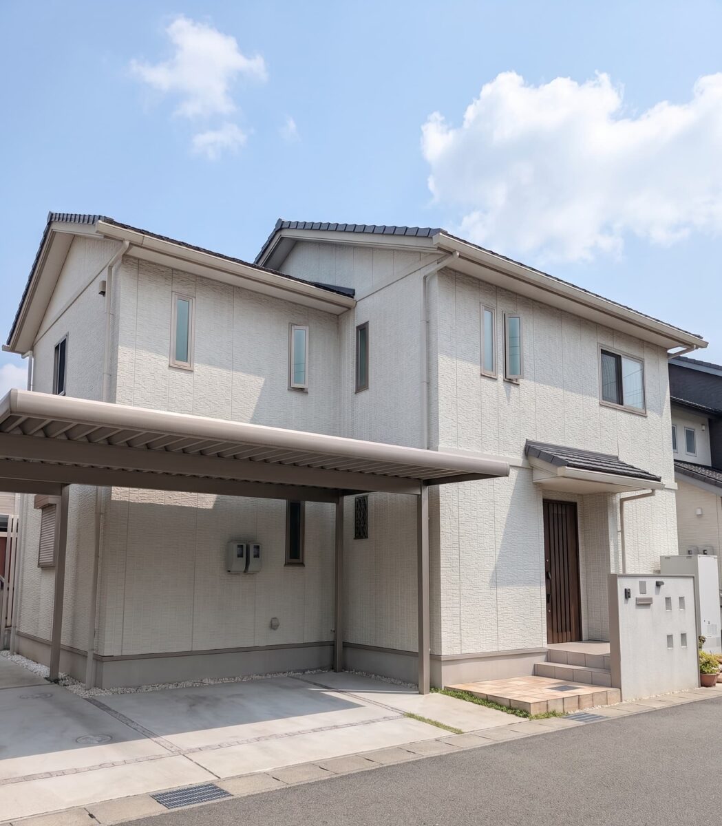 くすみを払拭し、圧倒的な透明感と輝きを放つ純白の邸宅へ！