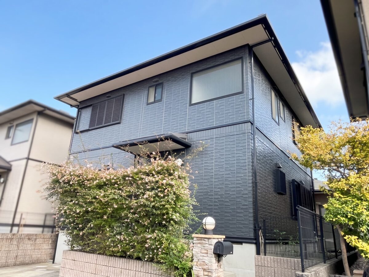 落ち着いたダークカラーへ刷新！洗練された上質な佇まい