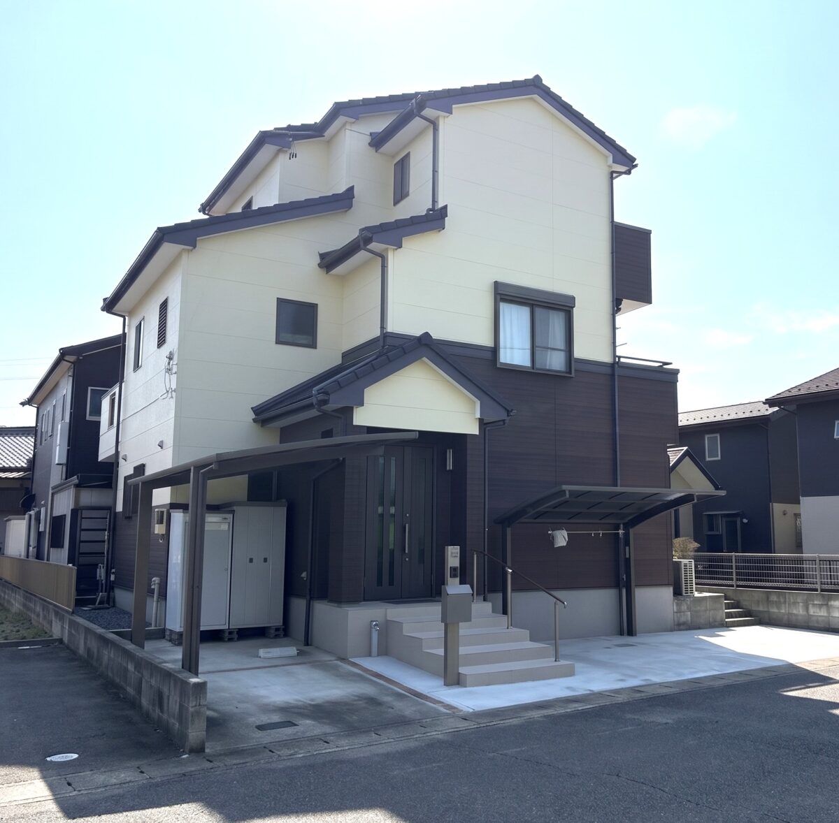 愛着ある配色が新築以上に！深みと艶が蘇る極上ツートン邸宅