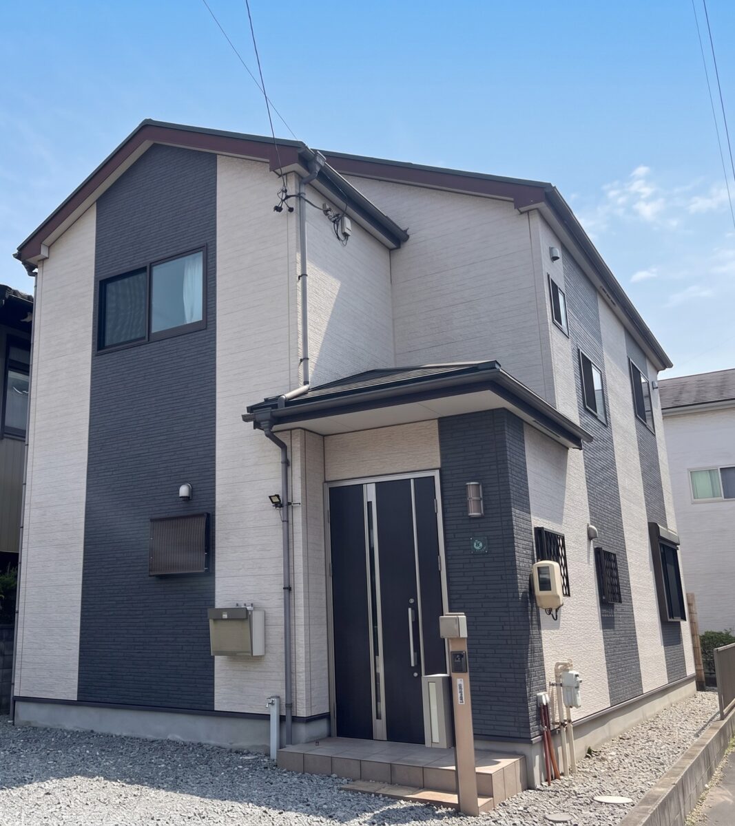 洗練のアーバンモダン！グレーとネイビーが惹き立てる都会派住宅