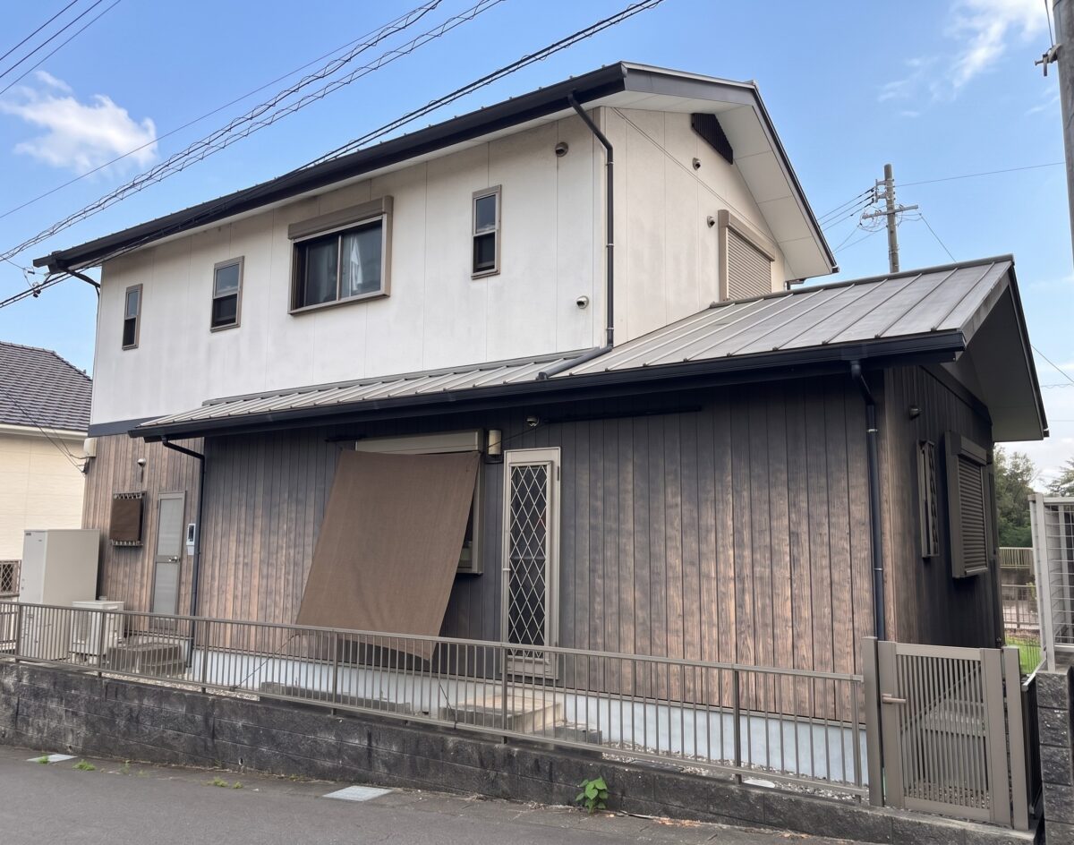 漆黒と純白の和モダン美！凛とした品格が漂う現代の和邸宅