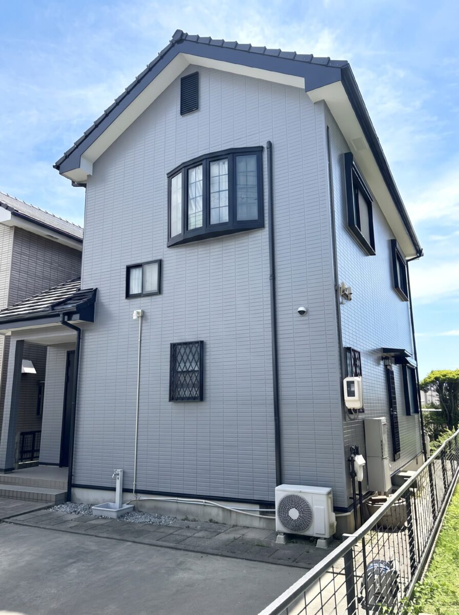 くすみピンクから凛としたブルーグレーへ！スタイリッシュな佇まい